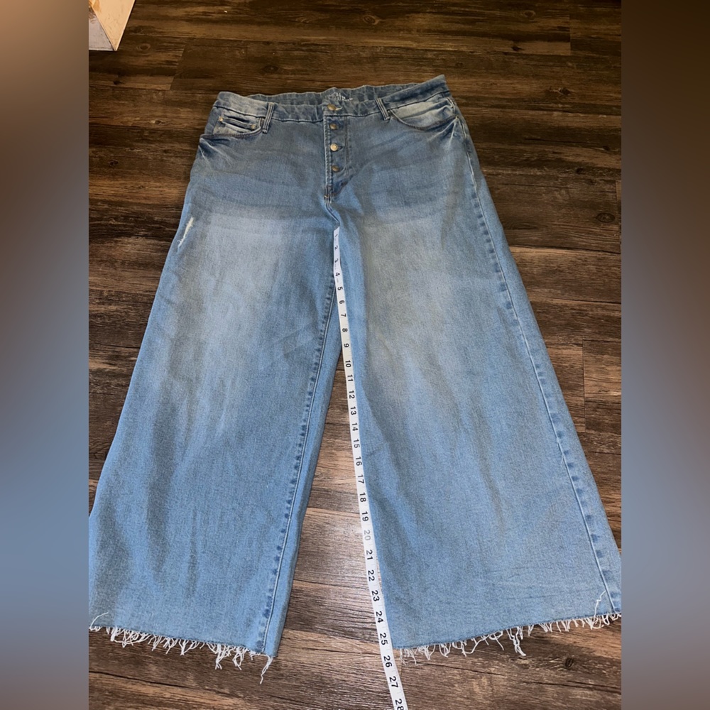 Time and Tru Blue Denim High Rise Wide Legged Jeans Size 16 - Picture 6 of 9